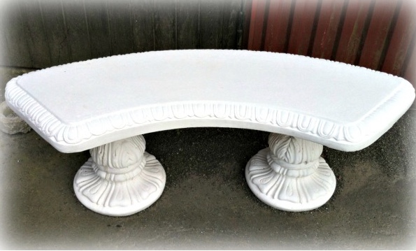 ”Dekorativ bänk”; l: 135 cm, h: 45 cm, v: 130 kg