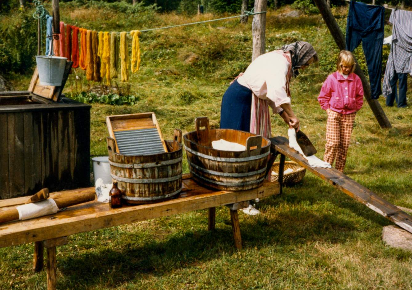 Elin tvättar 1986 Foto:okänd