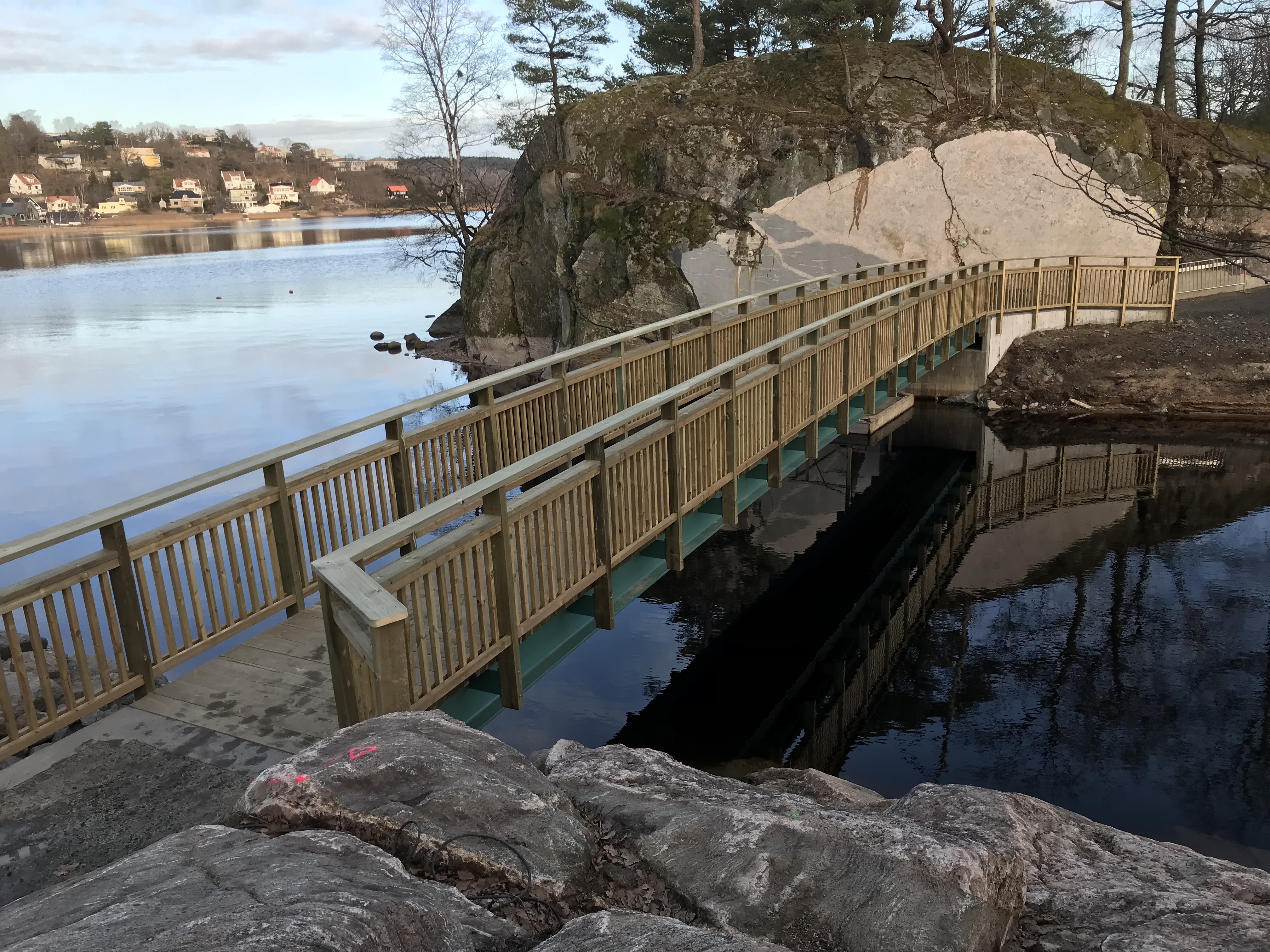 Bro över ståloppet vid Gunnebo i Mölndal för Veidekke AB.