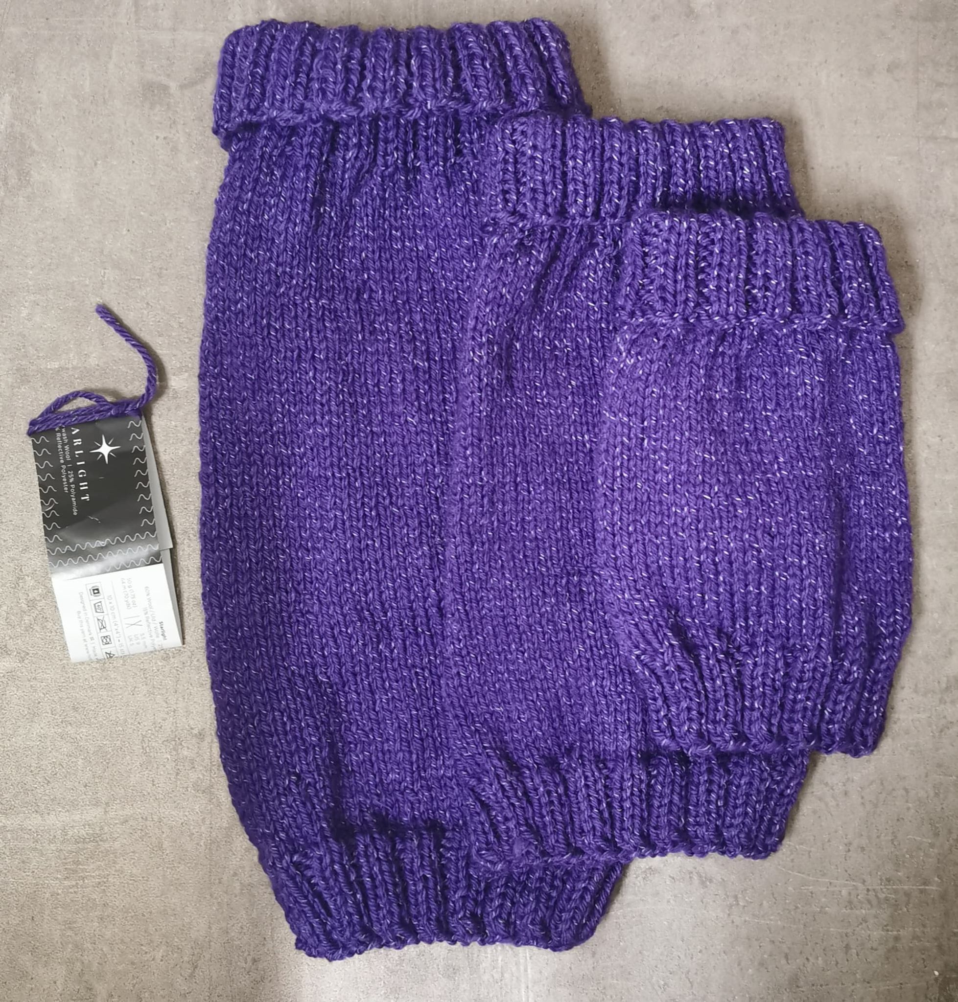 Stickad tröja lila ull och reflex-garn, flera storlekar