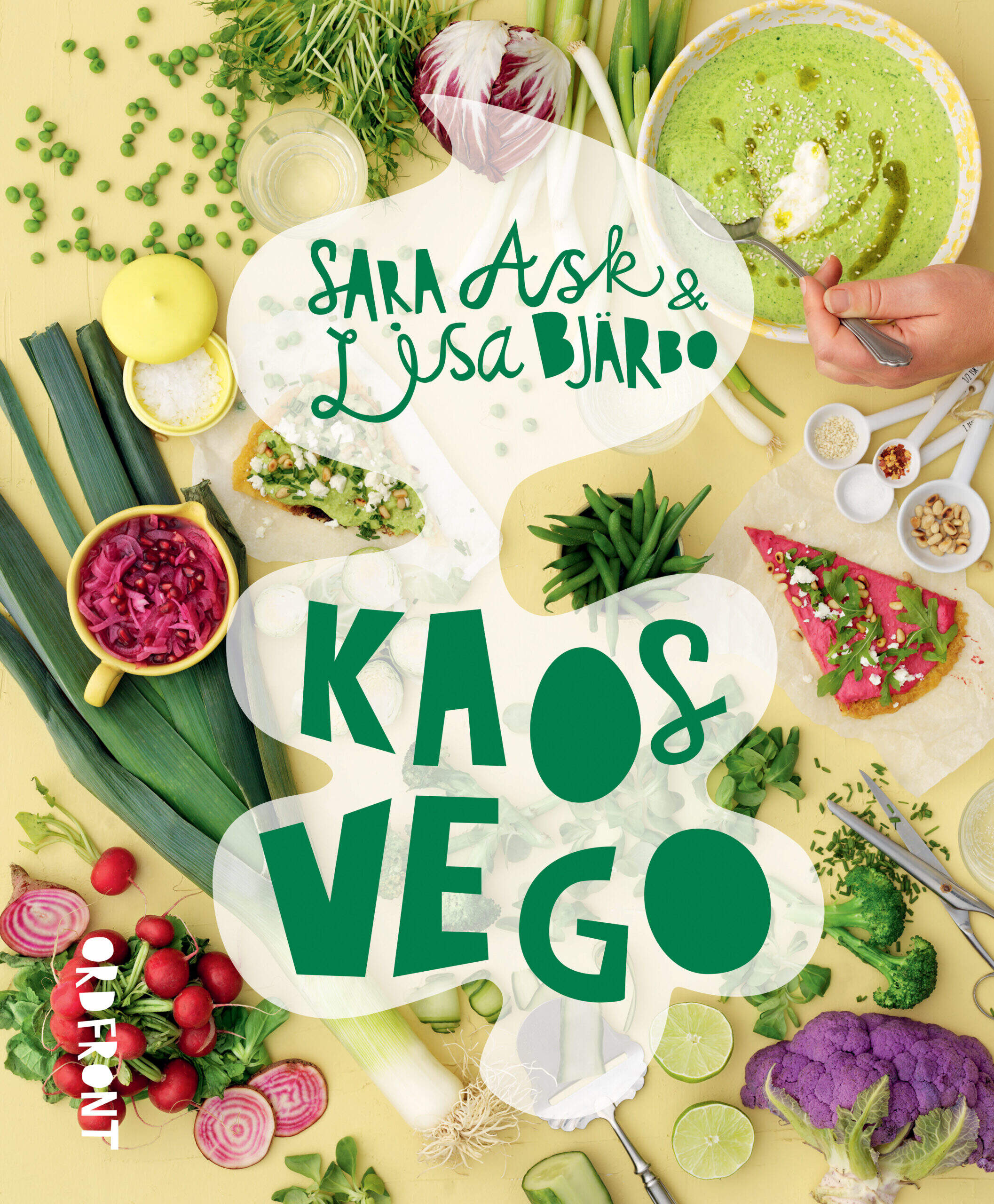 Bokomslag av kokboken Kaosvego av Sara Ask och Lisa Bjärbo