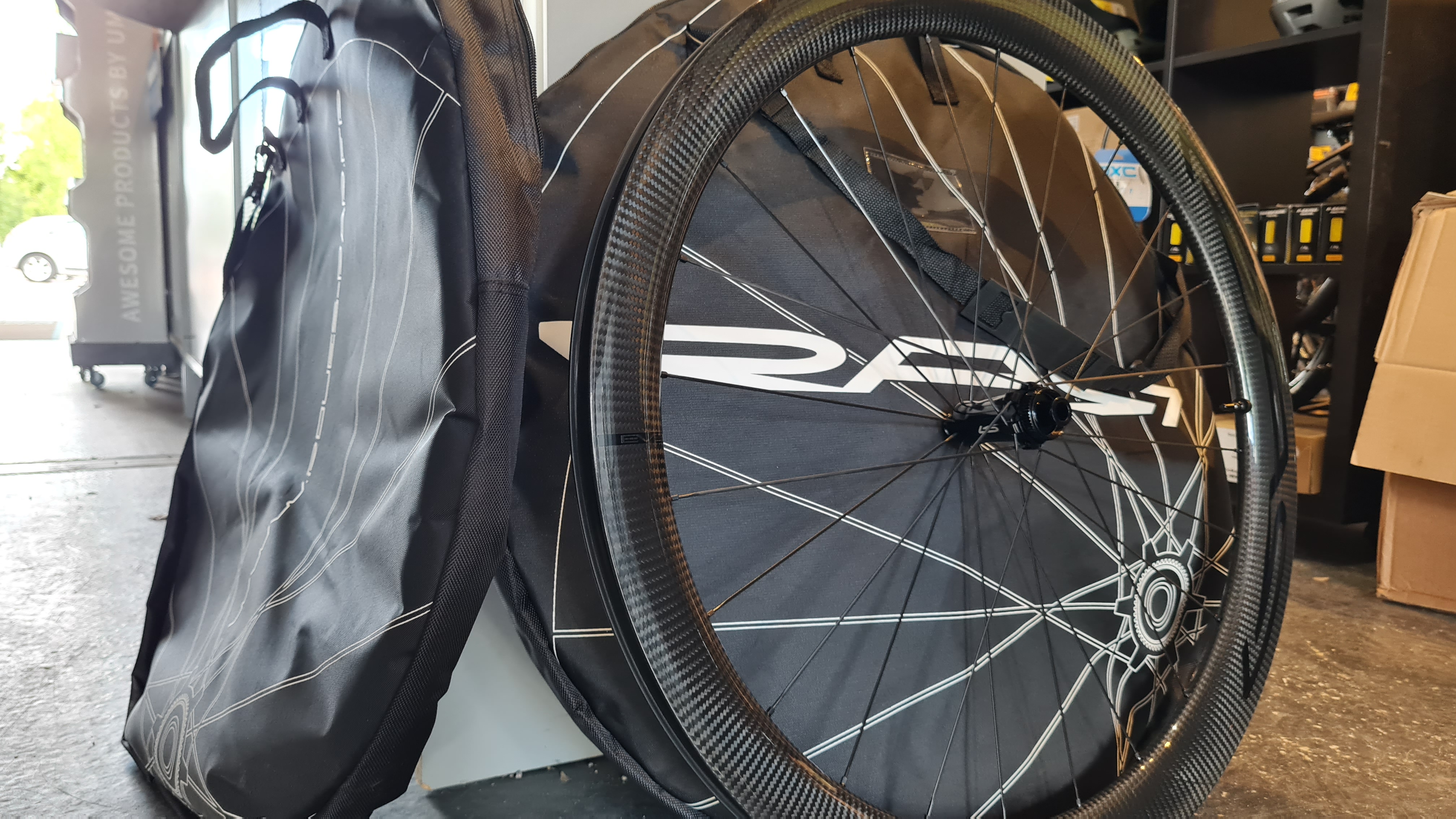 RAR | EVEN 50 DISC FIRST TUBELESS READY BLACK LOGOS SHIMANO