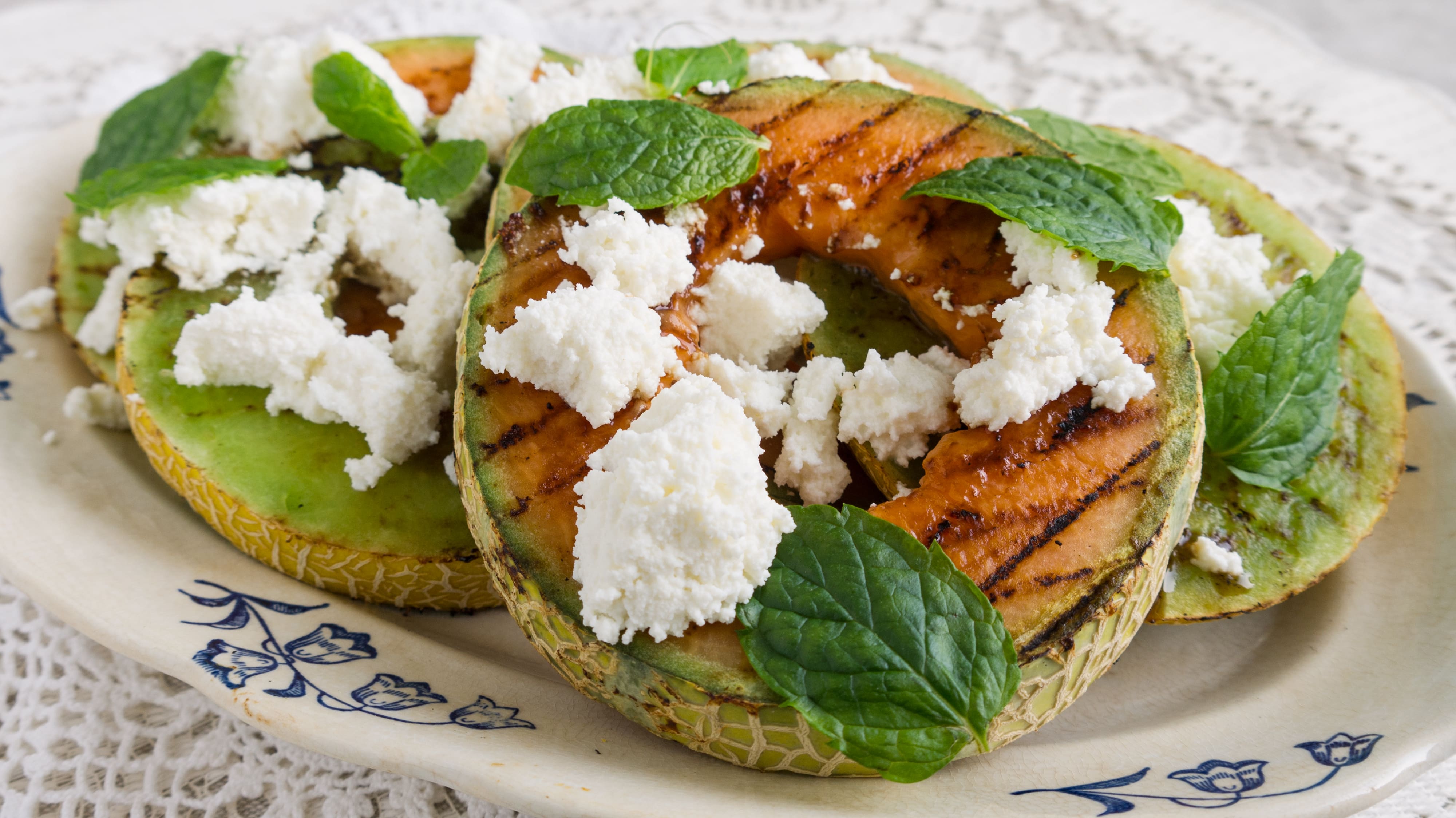 Grillad melon med ricotta och mynta