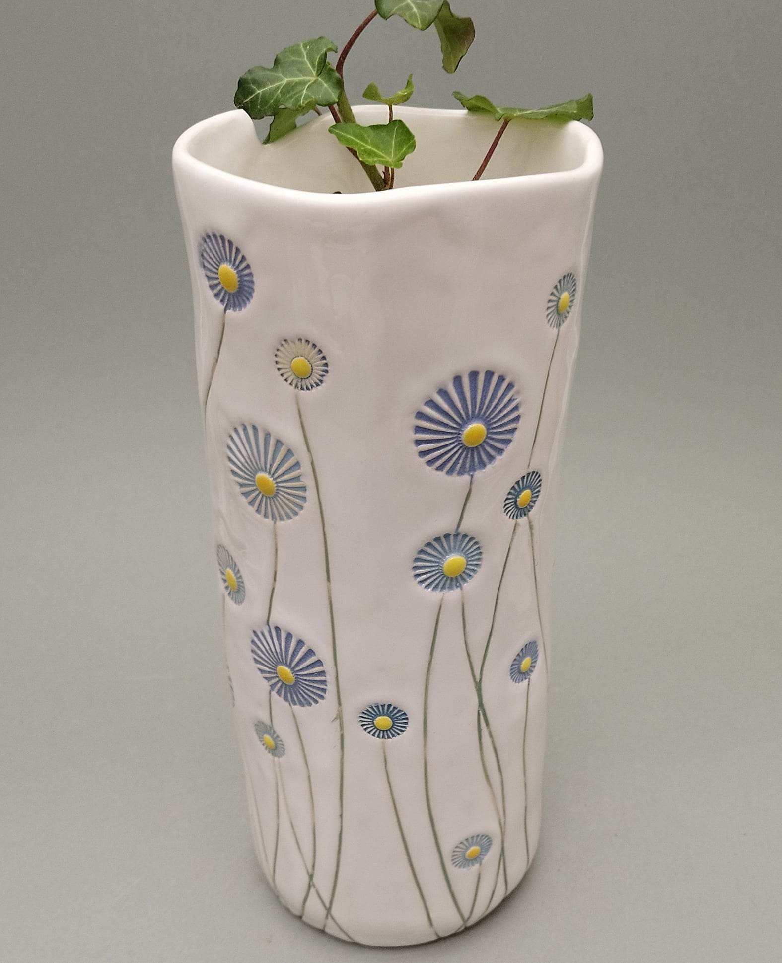Keramikinė vaza ,,Ramunėlės"