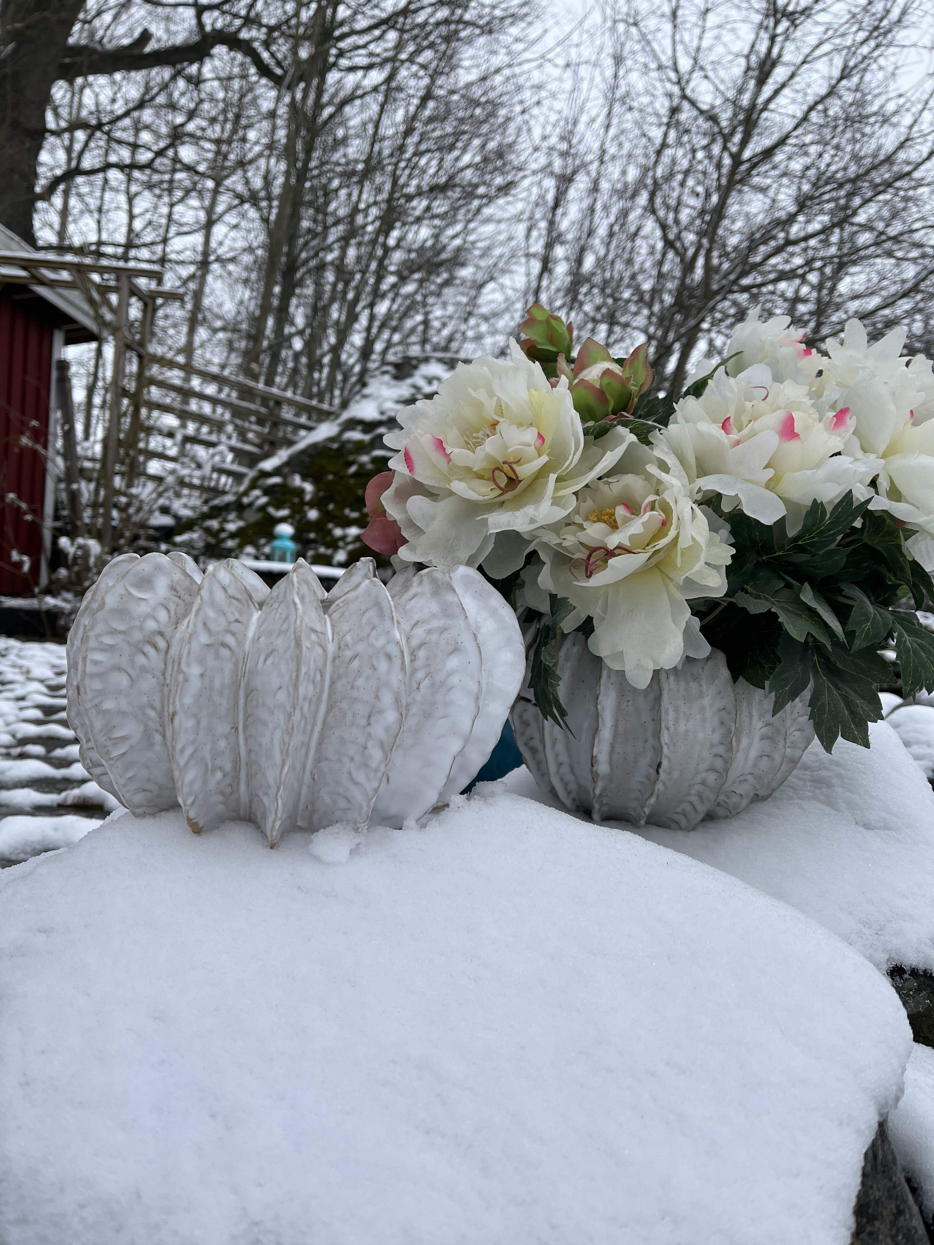 keramikkrukor i snö, keramik