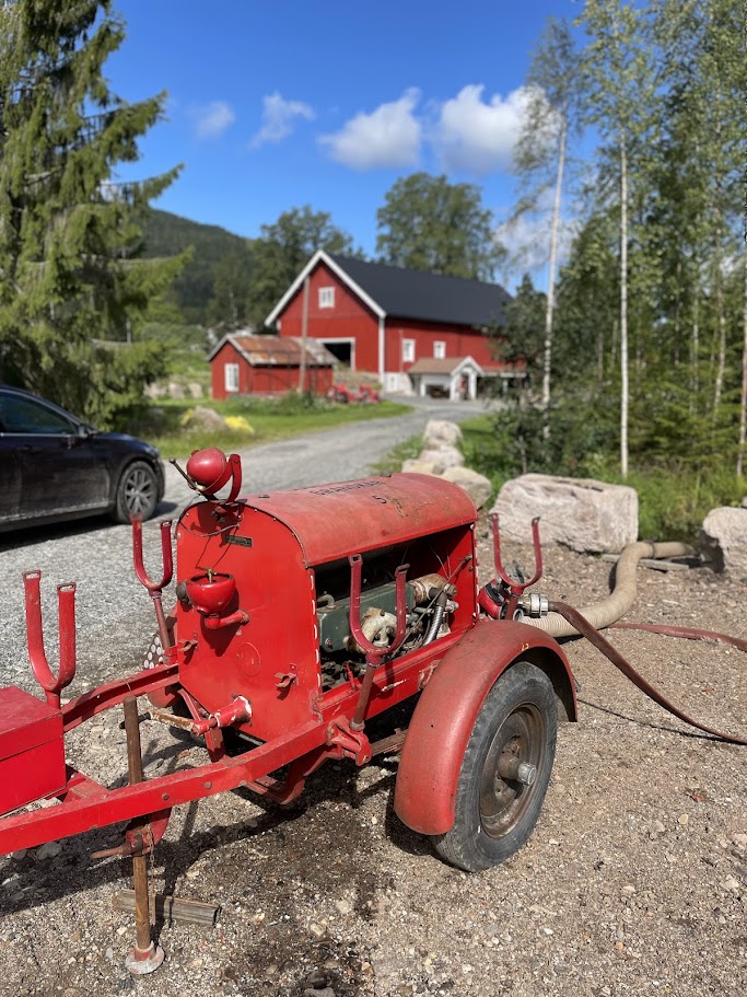 Albin 1500 kjøres med vann i Hurdal