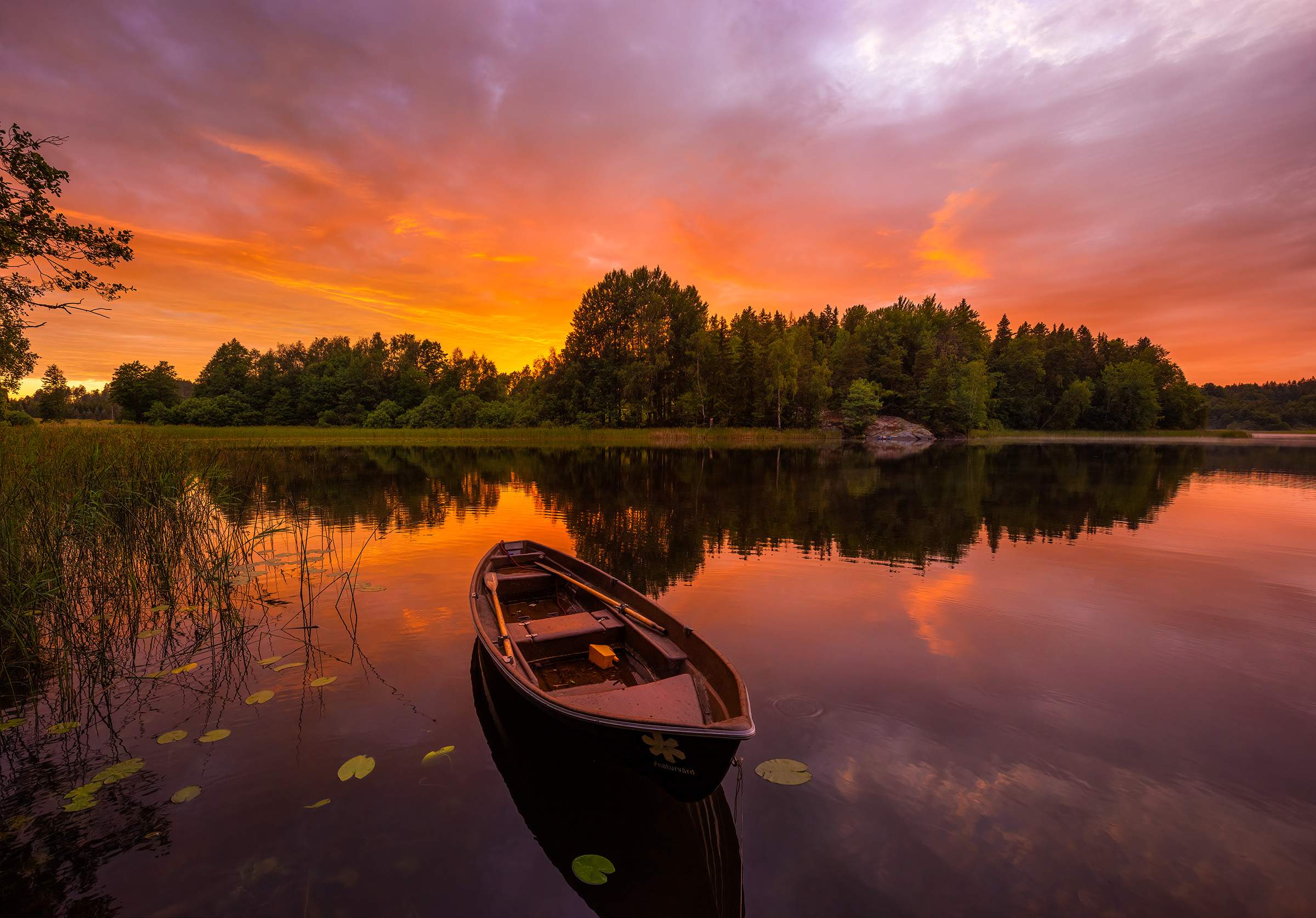 Sjö solnedgång Sverige