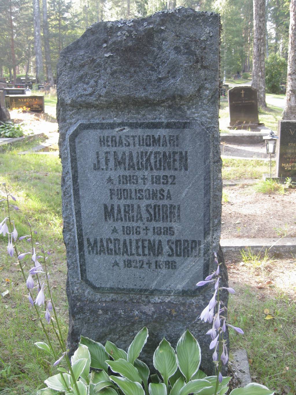 Herastuomari J. F. Maukonen (EP 7. 1819-1892) hautakivi