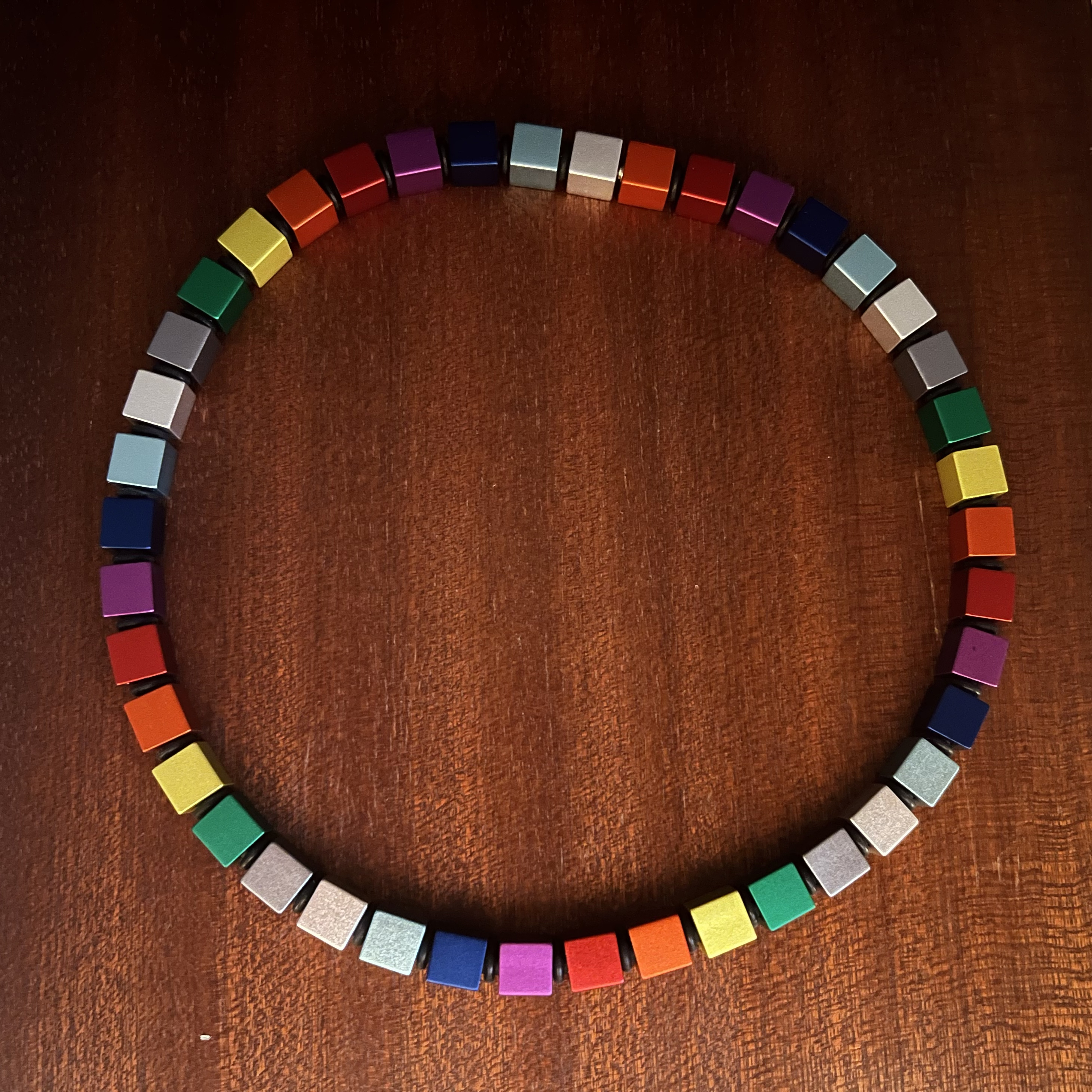 Halsband Kuber Multifärgat