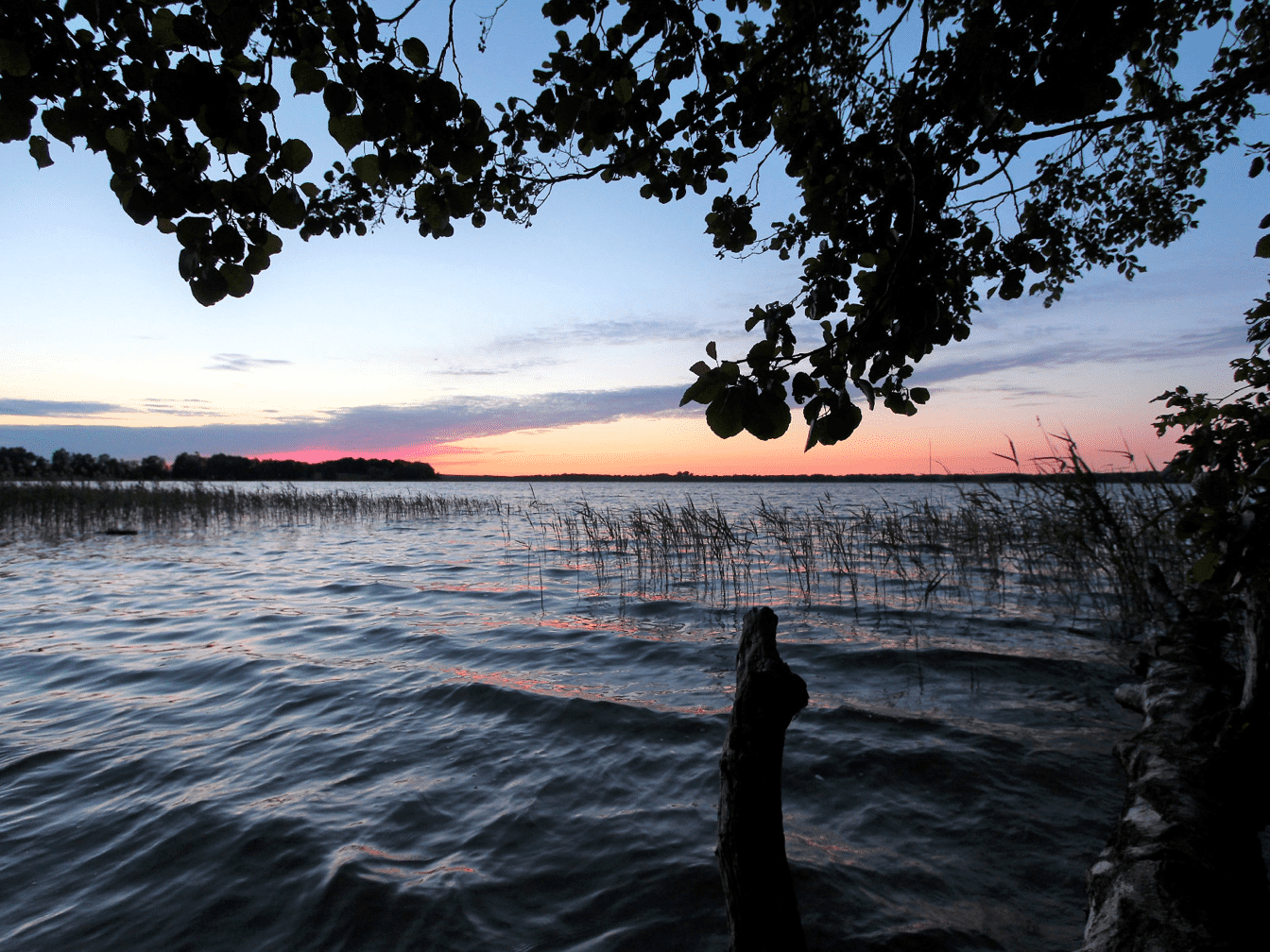 Sonnenuntergang am Parsteiner See in Brandenburg © boreal:mind