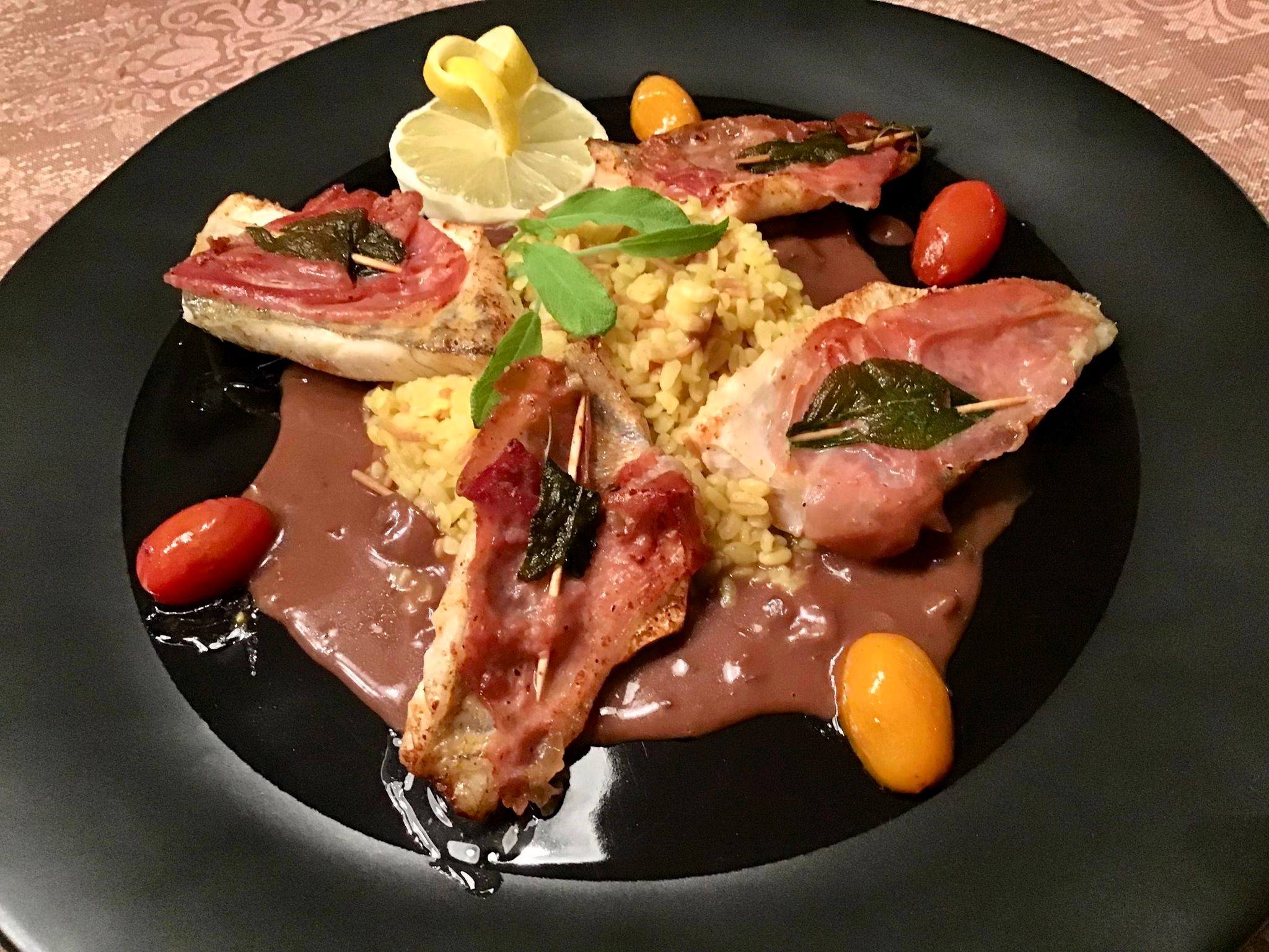 Gös a lá Saltimbocca med salvia, parmaskinka och Madeirasås