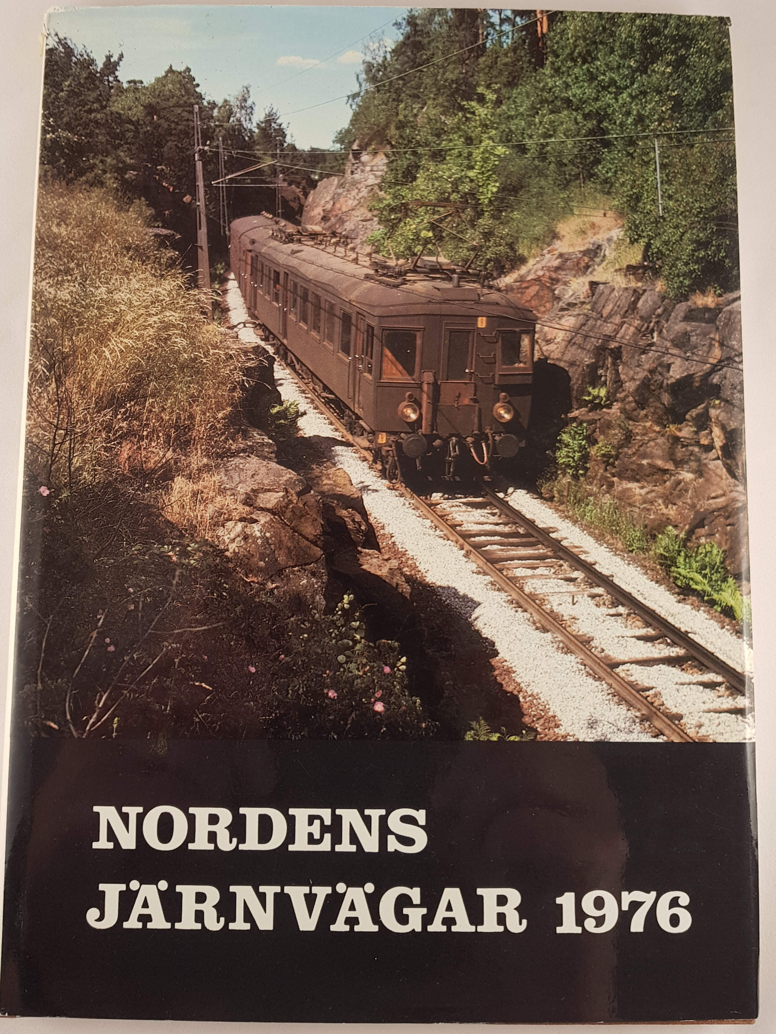 Nordens järnvägar  1976, Frank Stenwalls förlag
